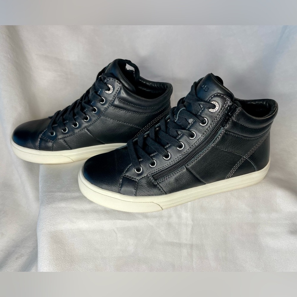 Taos High-Top soft Leather Black sneaker boot 7.5